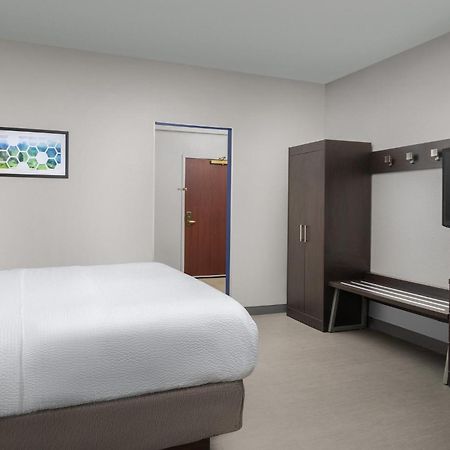 Holiday Inn Express Knoxville-Strawberry Plains By Ihg Exteriör bild