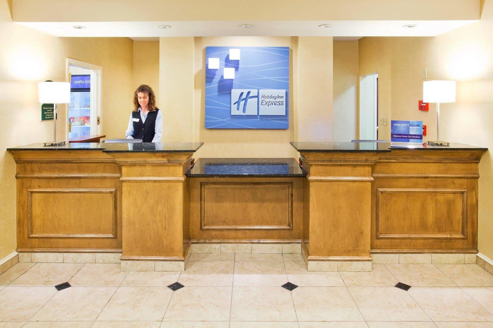 Holiday Inn Express Knoxville-Strawberry Plains By Ihg Exteriör bild