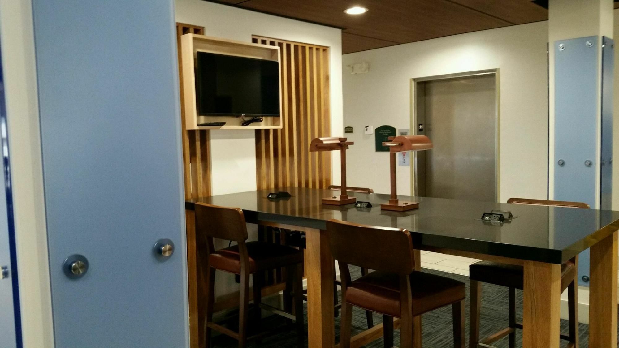 Holiday Inn Express Knoxville-Strawberry Plains By Ihg Exteriör bild